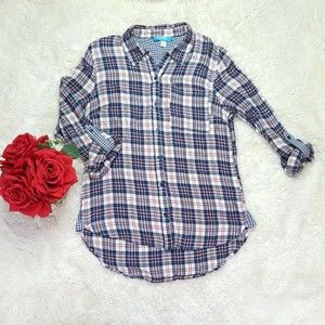 Francesca's Collection Buttons Flannel Blue & Pink Size M